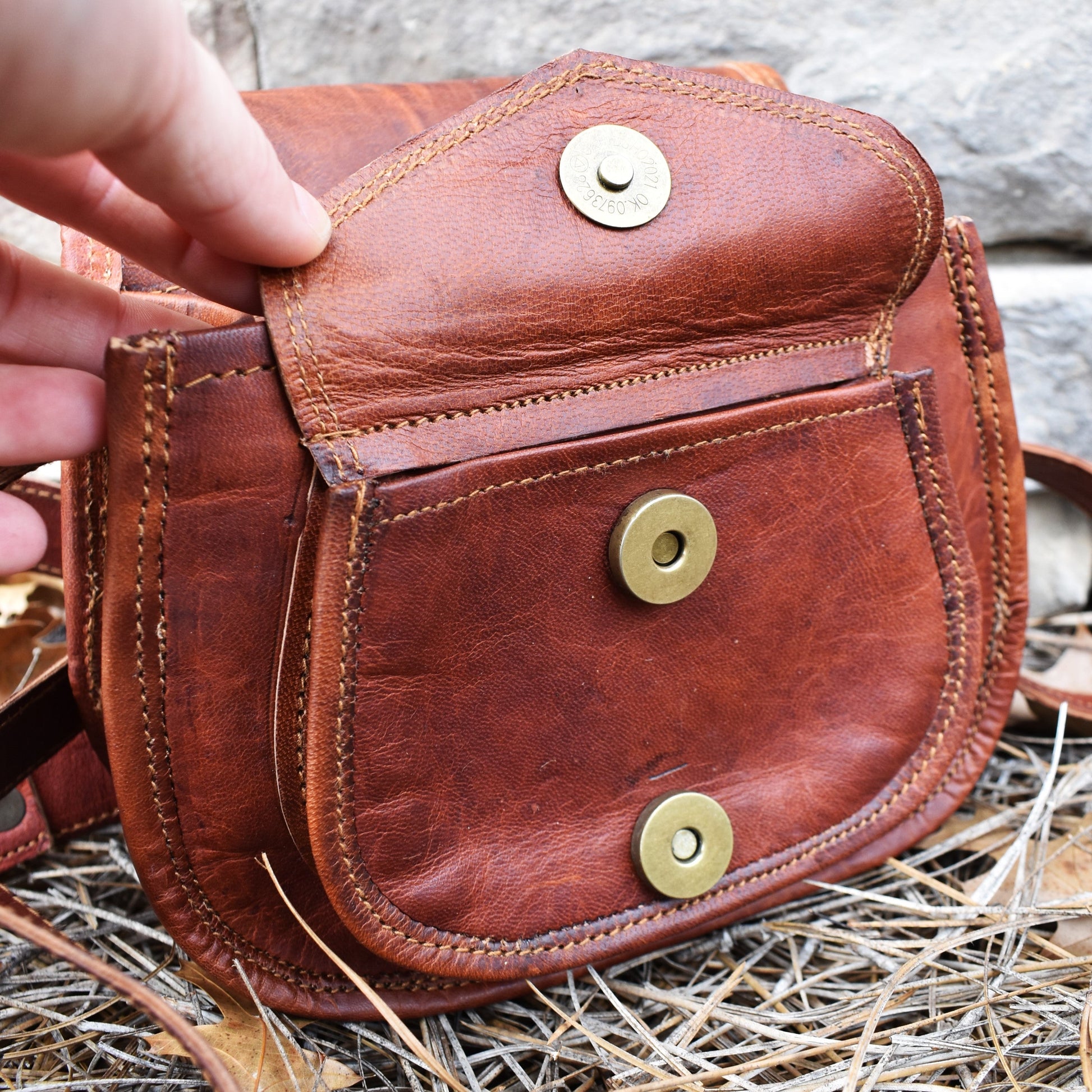 The Rogue Leather Satchel - Small (Tan) - Out of Play -Misty Mountain Gaming