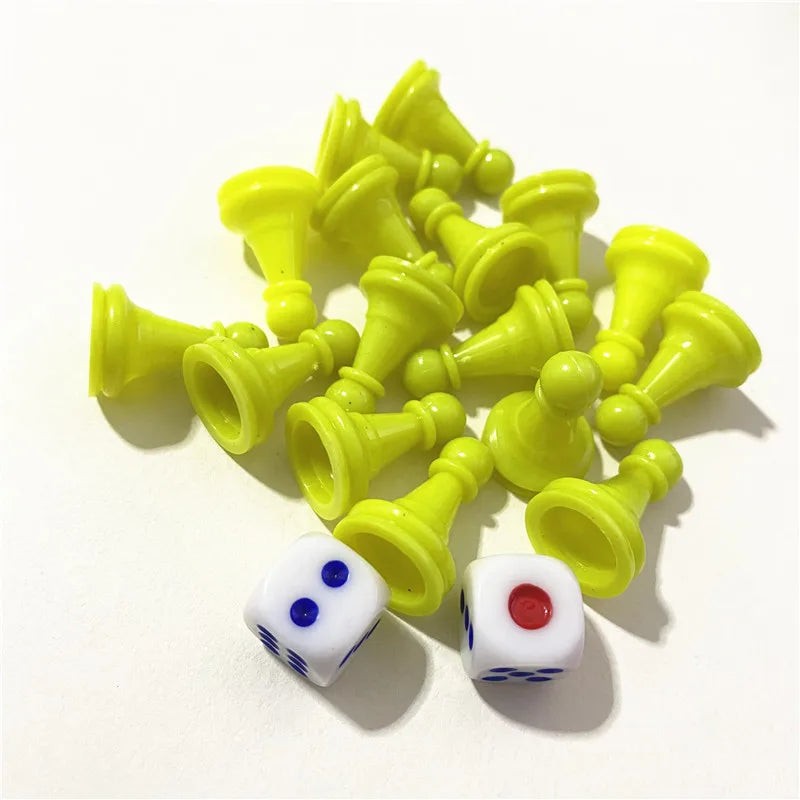 16Pcs Plastic Pawns For Games